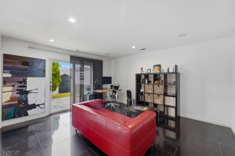 17 Arthur Dr