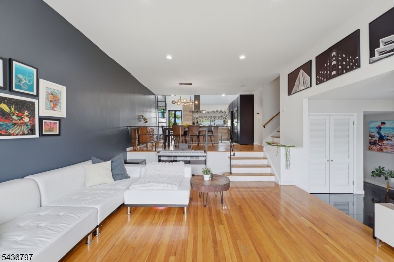 17 Arthur Dr