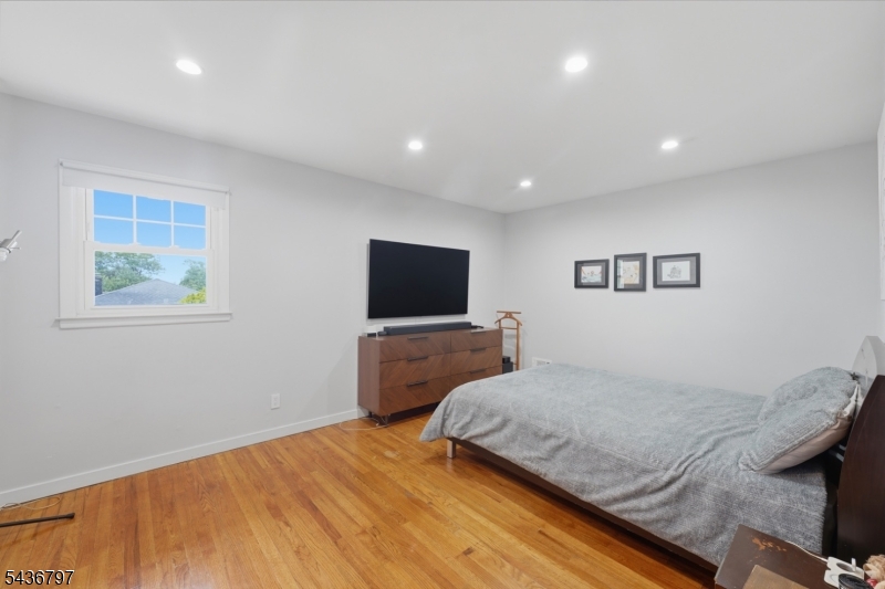 17 Arthur Dr