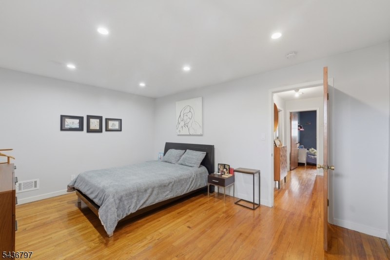 17 Arthur Dr