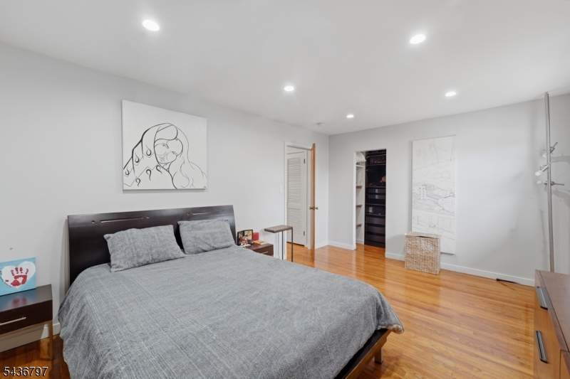 17 Arthur Dr
