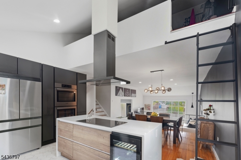 17 Arthur Dr