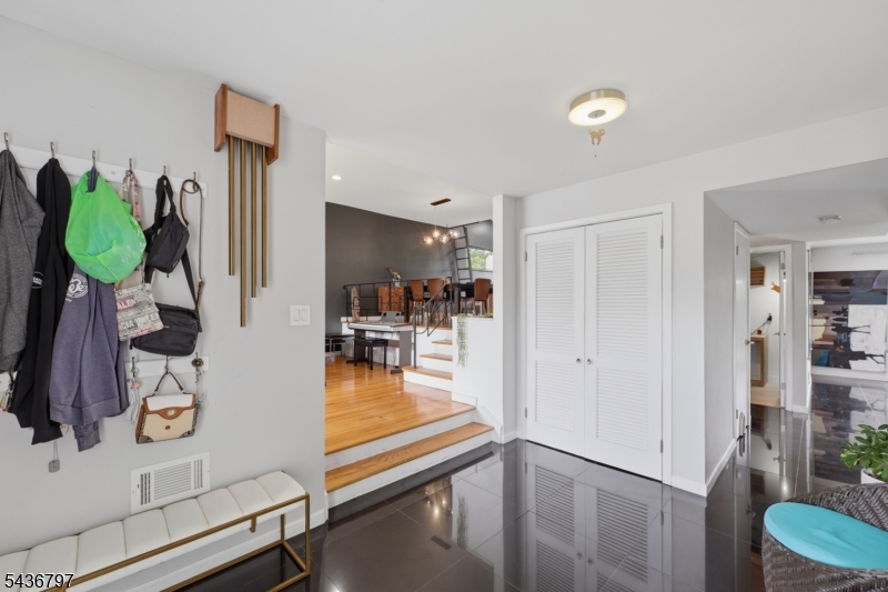 17 Arthur Dr