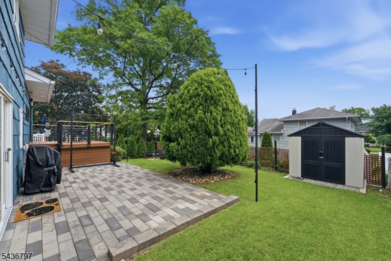 17 Arthur Dr