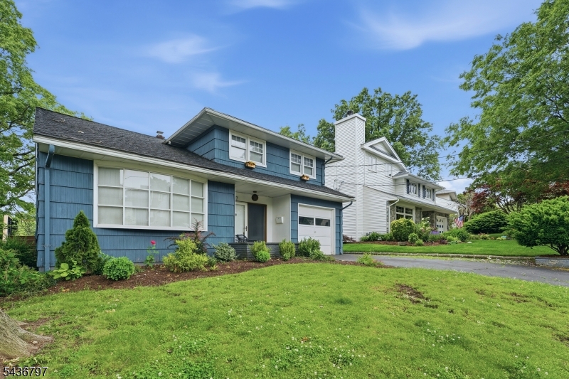 17 Arthur Dr