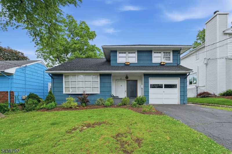 17 Arthur Dr