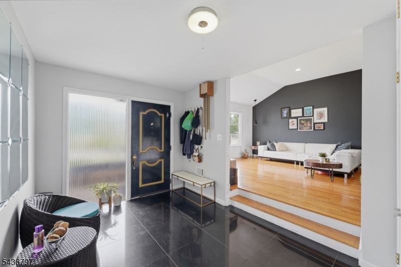 17 Arthur Dr