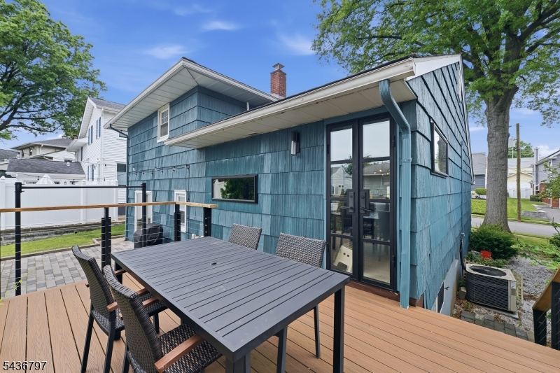 17 Arthur Dr