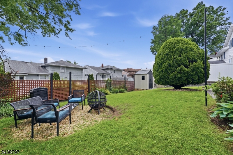 17 Arthur Dr