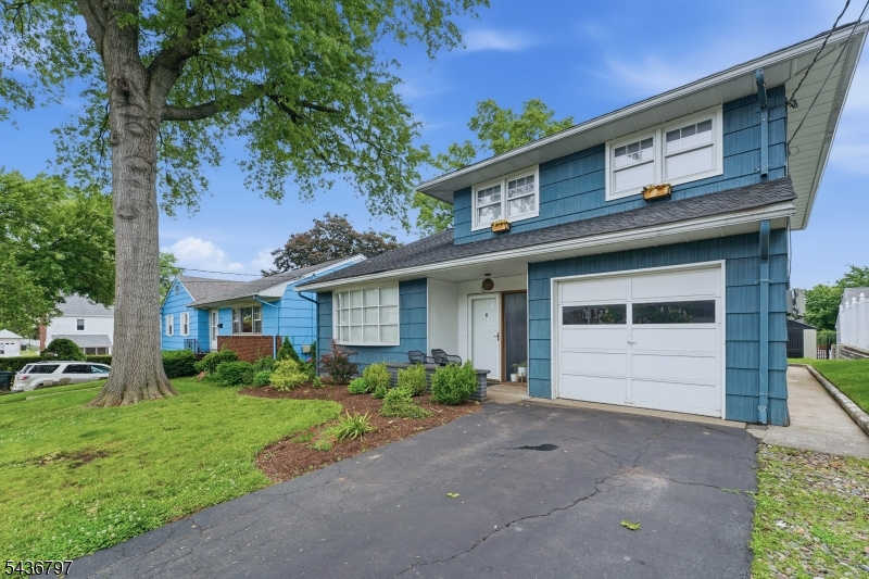 17 Arthur Dr
