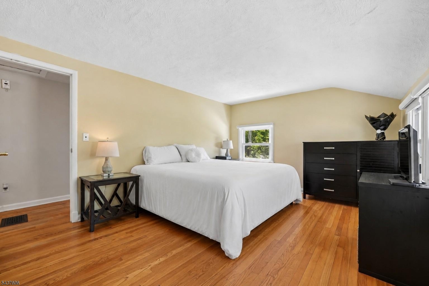 21 Howard Pl