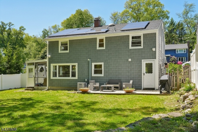 21 Howard Pl