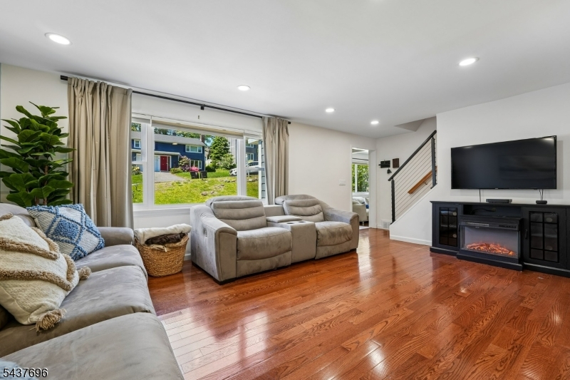 21 Howard Pl