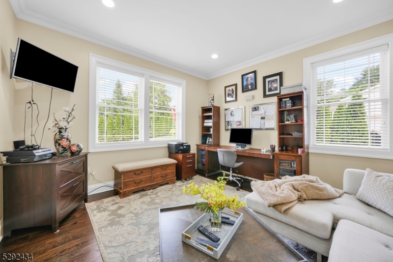 42 Saratoga Dr