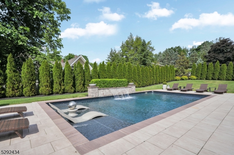 42 Saratoga Dr