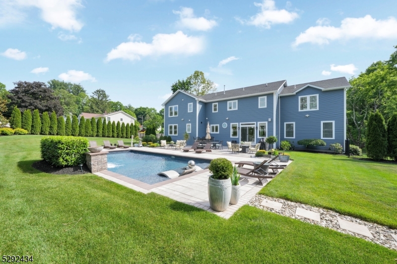 42 Saratoga Dr