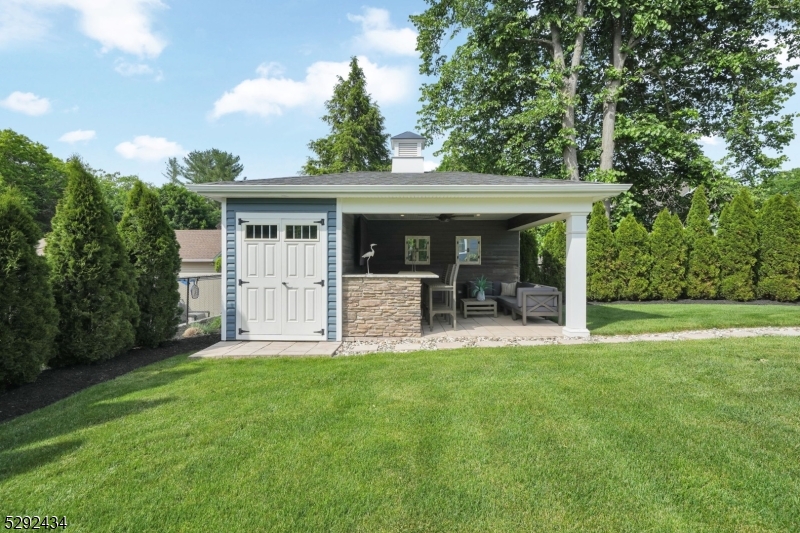 42 Saratoga Dr