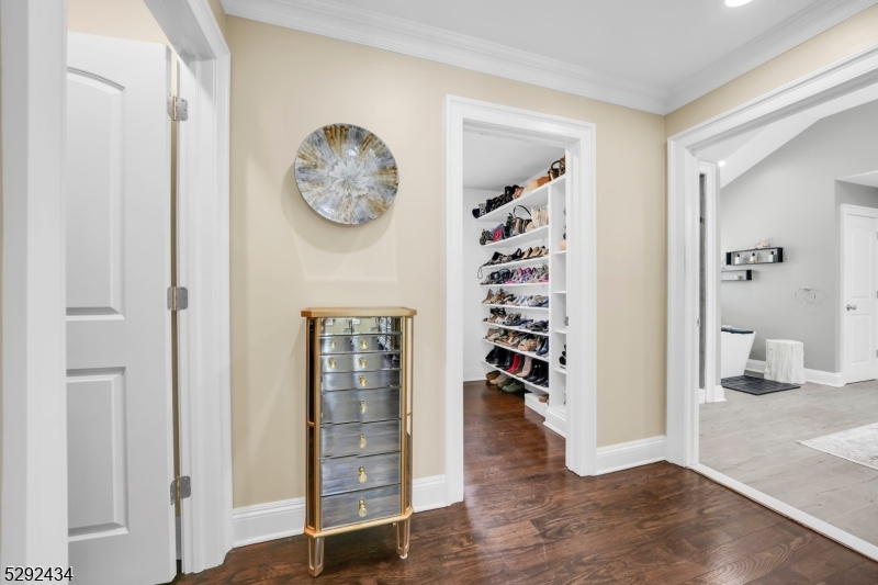 42 Saratoga Dr