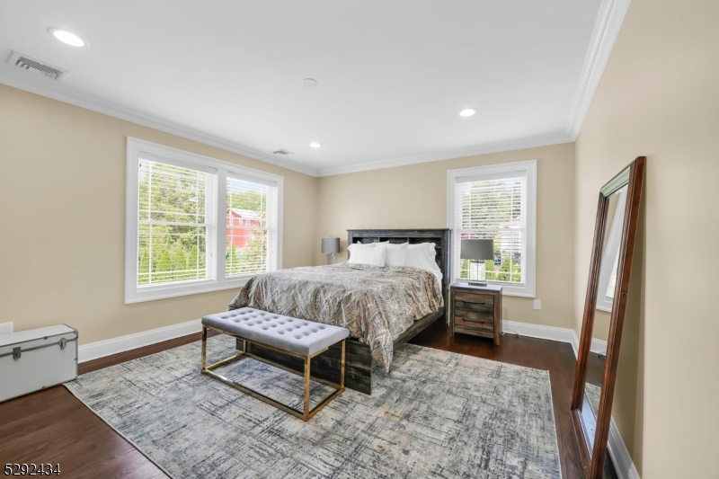 42 Saratoga Dr