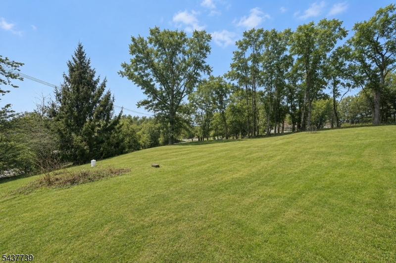 23 Knowlton Rd