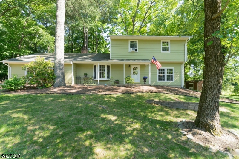 23 Country Hill Rd