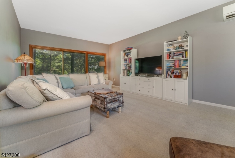 23 Country Hill Rd