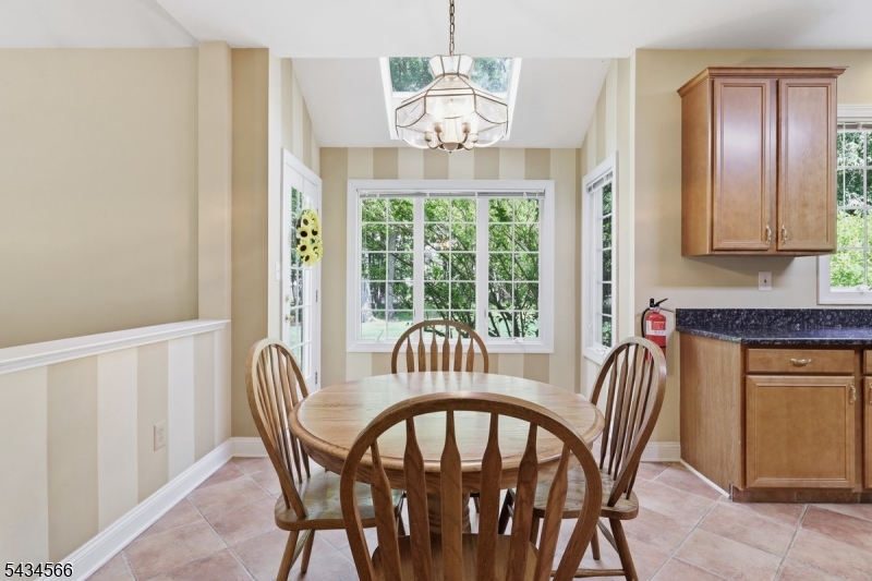 6 Janet Dr