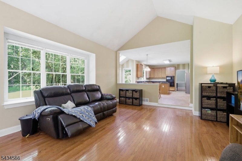 6 Janet Dr