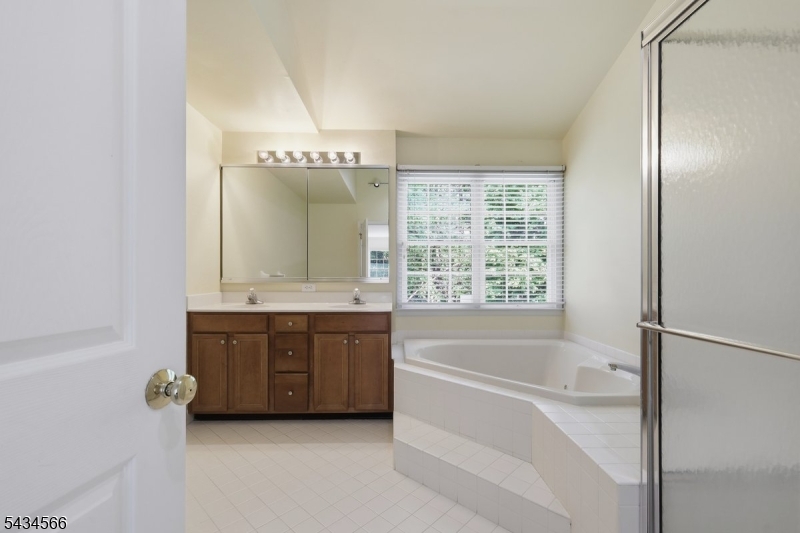 6 Janet Dr