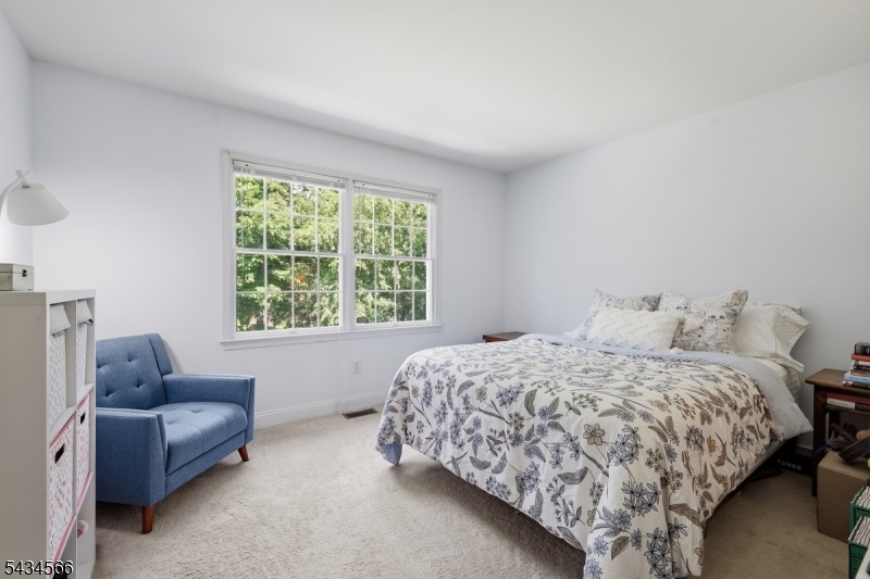 6 Janet Dr