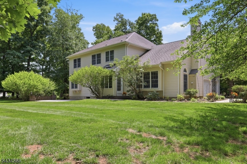 6 Janet Dr