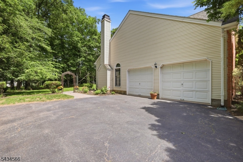 6 Janet Dr