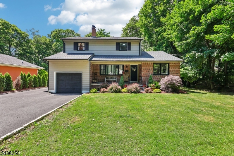 5 N Rose Ln