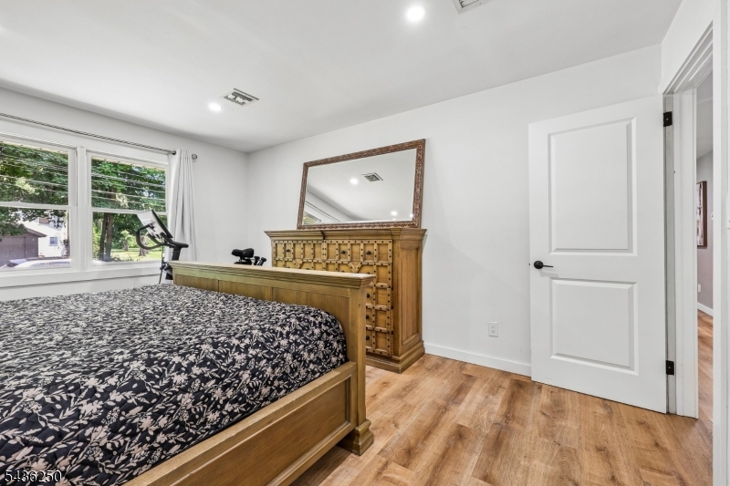 5 N Rose Ln