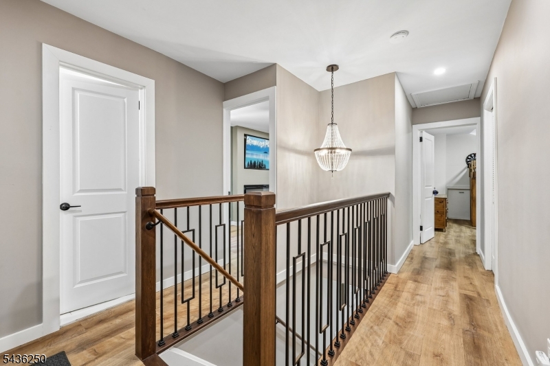 5 N Rose Ln