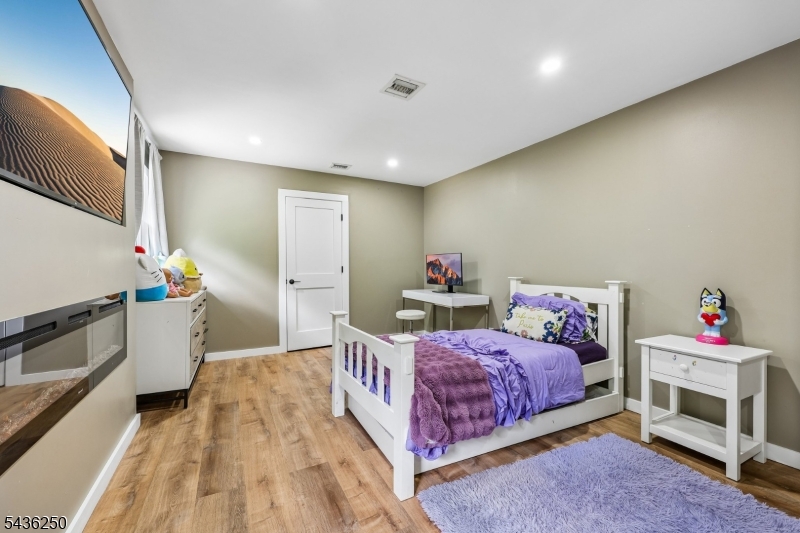 5 N Rose Ln