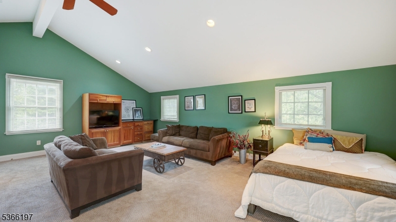 35 Woodledge Rd