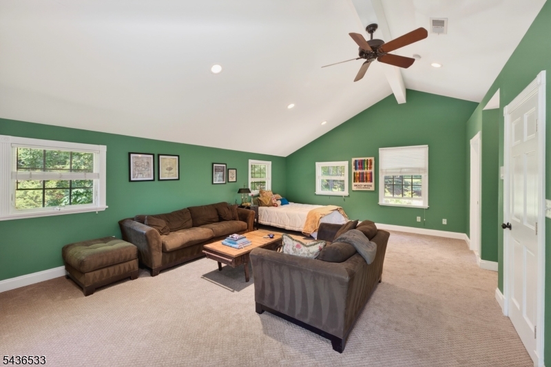 35 Woodledge Rd