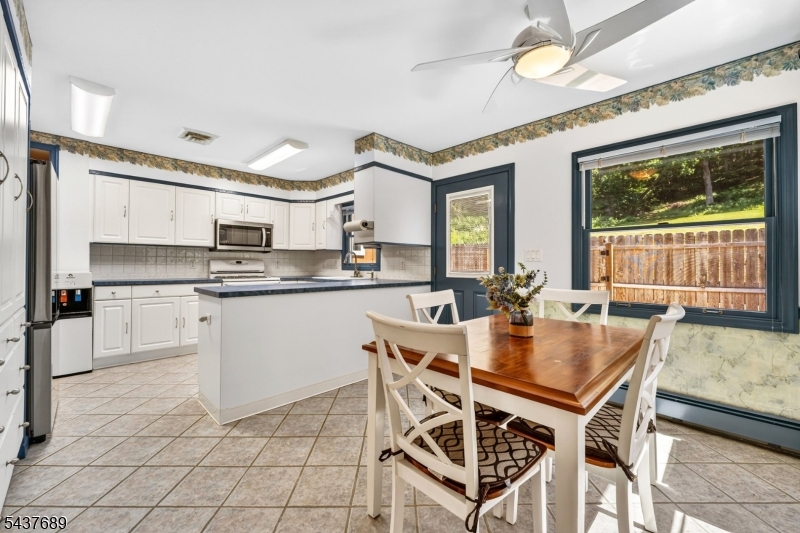 1813 Washington Valley Rd