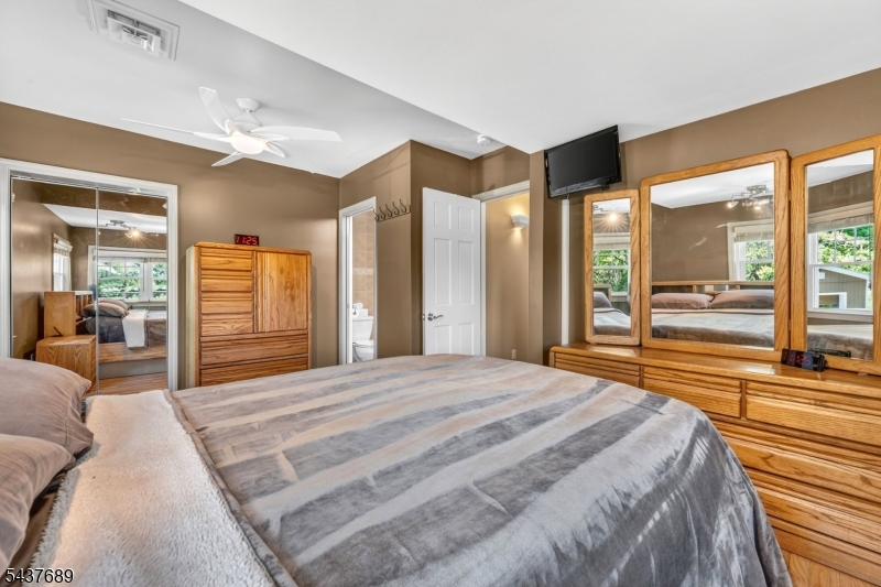 1813 Washington Valley Rd