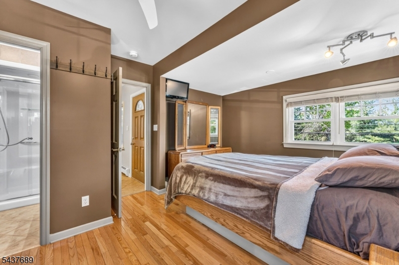 1813 Washington Valley Rd