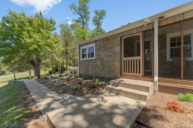 1813 Washington Valley Rd