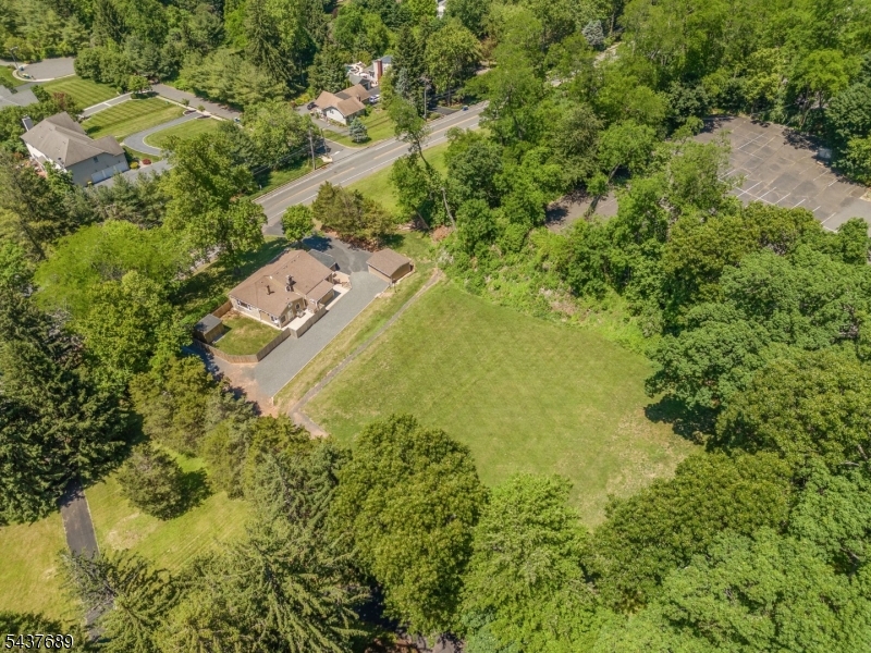 1813 Washington Valley Rd