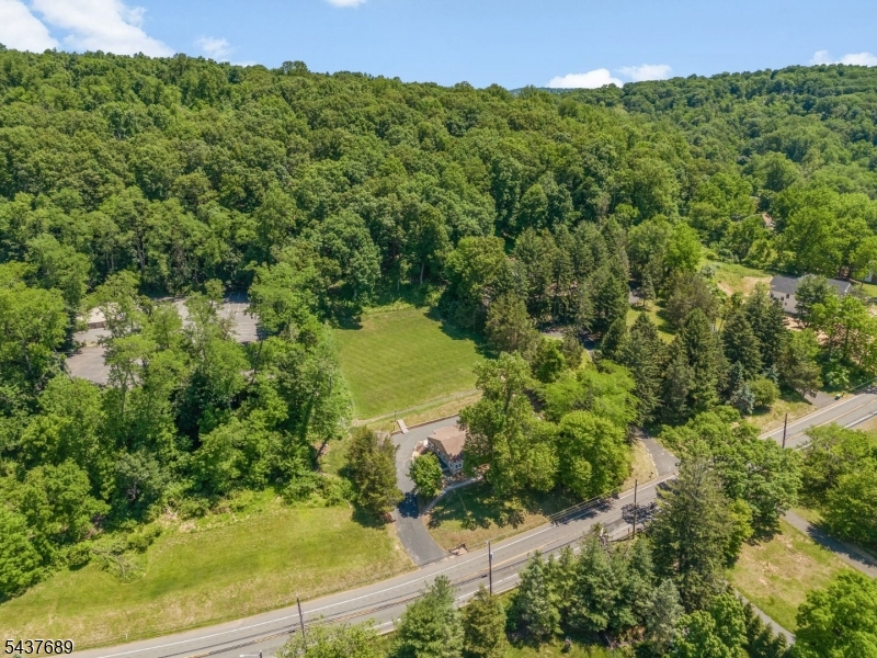 1813 Washington Valley Rd