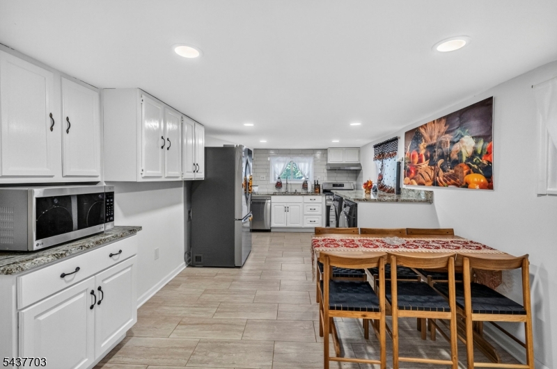 31 Monmouth Rd