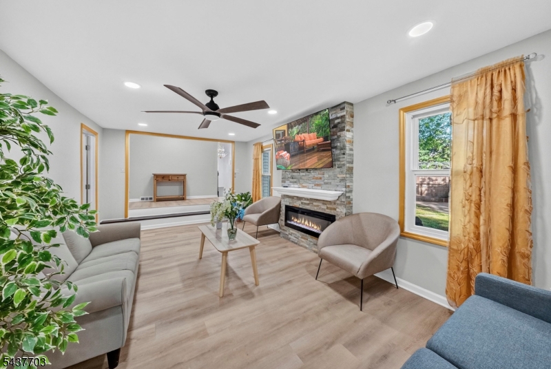 31 Monmouth Rd