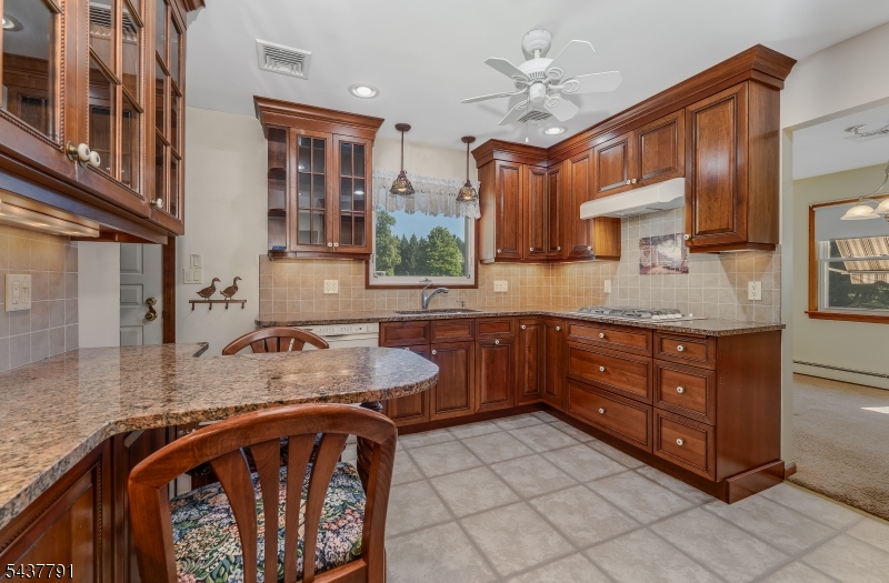 24 Hardscrabble Hill Rd