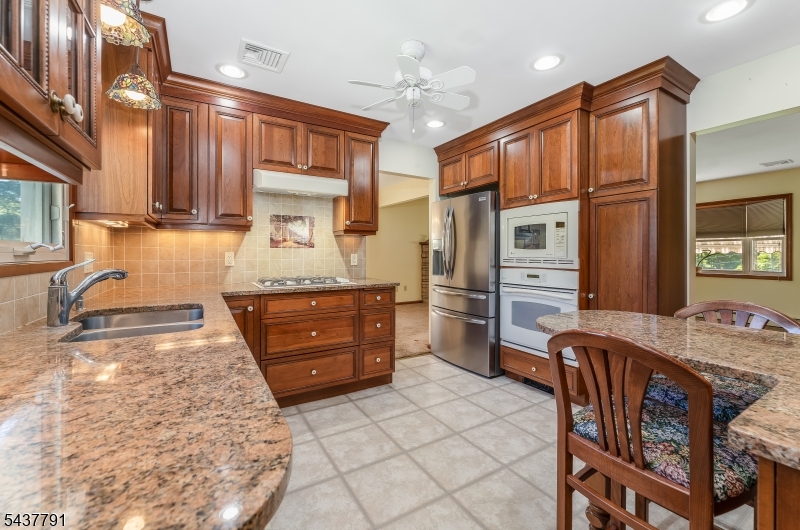 24 Hardscrabble Hill Rd