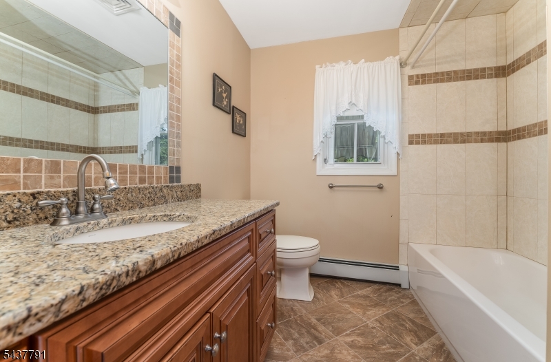 24 Hardscrabble Hill Rd