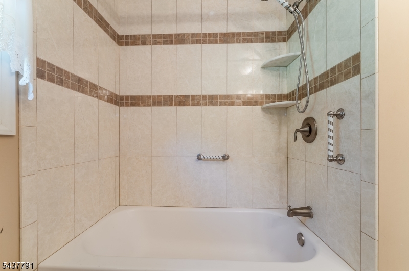 24 Hardscrabble Hill Rd